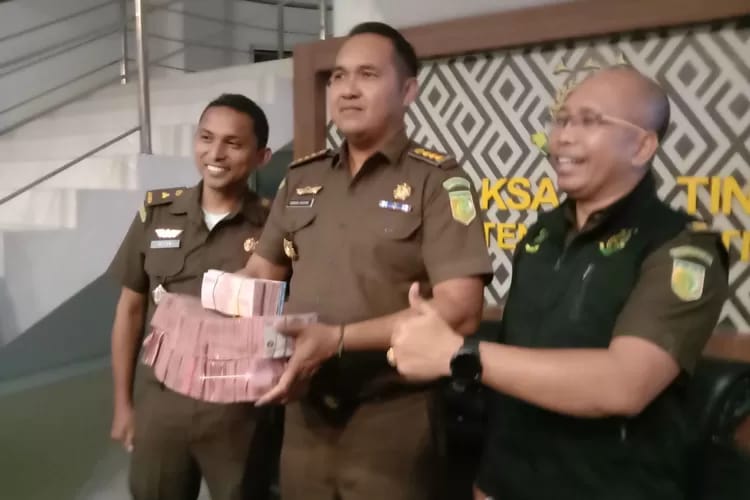 Kasus Korupsi Labuan Bajo Jaksa Sita Uang 453 7 Juta Rupiah Dari